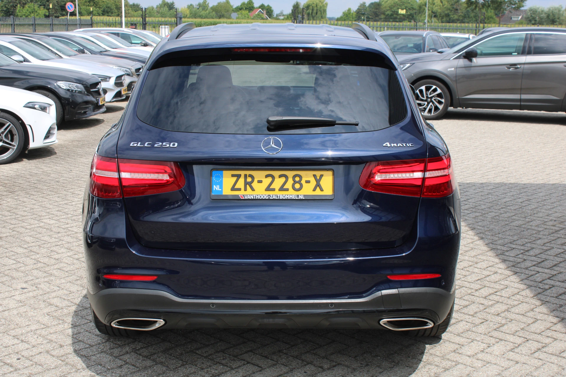 Mercedes-Benz GLC 2019 - 250 4MATIC AMG LINE NIGHT PAKKET COMAND CARPLAY <<NL AUTO>> afbeelding 4