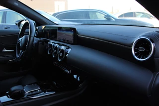 Mercedes-Benz CLA 2022 - Shooting Brake 180 AUT7 Luxury Line LEDER NAVI CAMERA CARPLAY obrazek 16