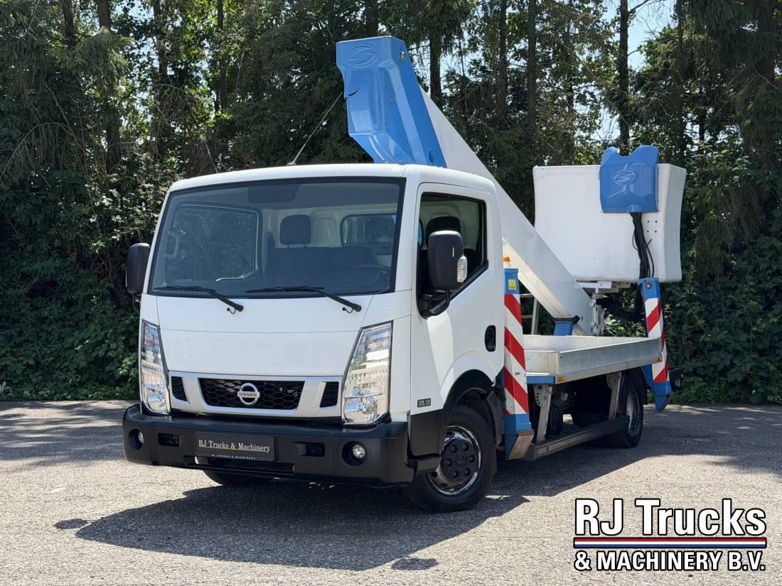 Nissan Cabstar 2017 - NT400 35.13 - Socage T318 | 18M | 10M Outreach | Euro 6 afbeelding 1