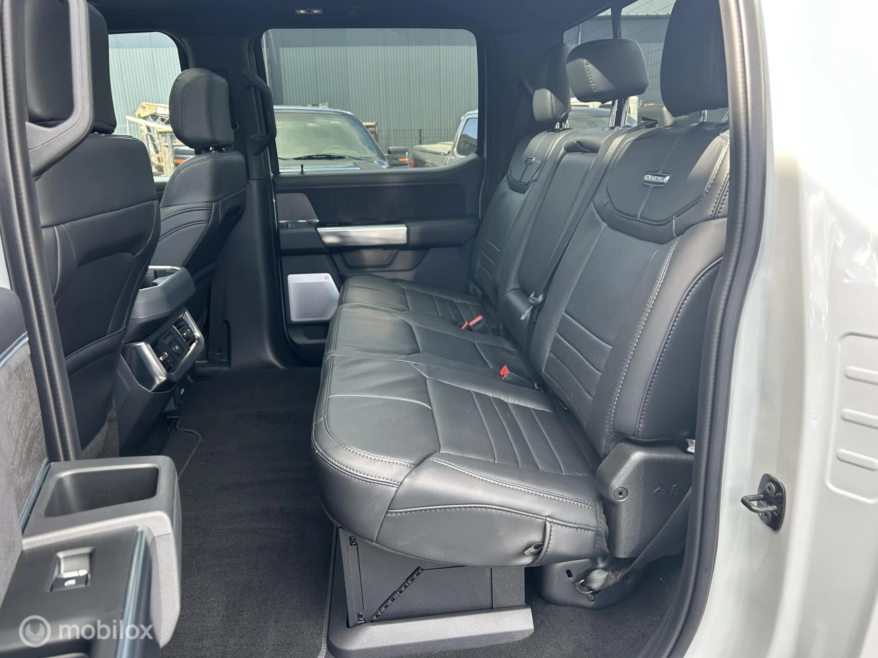 Ford F-250 2026 - USA 6.7 V8 Platinum Tremor obrázek 19