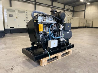 JCB 2025 - 448TGWA-72 - 80kVA marine genset St-5 - DPX-22002 afbeelding 2 miniatuur