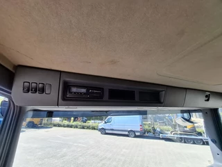 Scania P 2017 - P320 / HYBRIDE / ONLY:294233 KM / LIFT+LENKACHSE / SCHMITZ ISOLATED BOX / PLATFORM / LWDS / NAVI / XENON / AUTOMATIC / EURO-6 / 2017 image 32