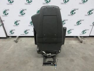 Volvo - 22039406 // 84165773// 21210197 // 82201651 STOELEN SET VOLVO FH 460 EURO 6 изображение 3 миниатюра