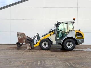 Neuson 2018 - Kramer 8095 4 Wheel Steering / Bucket + Forks image 2 miniature