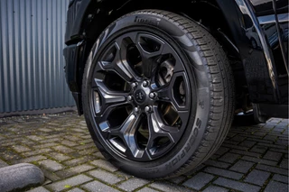 Dodge Ram 1500 2024 - 1500 LIMITED 5.7L V8 | 1e Eigenaar | Head up | Luchtvering | Rambox | Split Tailgate | Pano | Harman / Kardon изображение 42