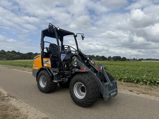 Giant G2700 X-TRA HD + shovel NIEUW (LED verlichting, pro inching) 2026 afbeelding 3 miniatuur