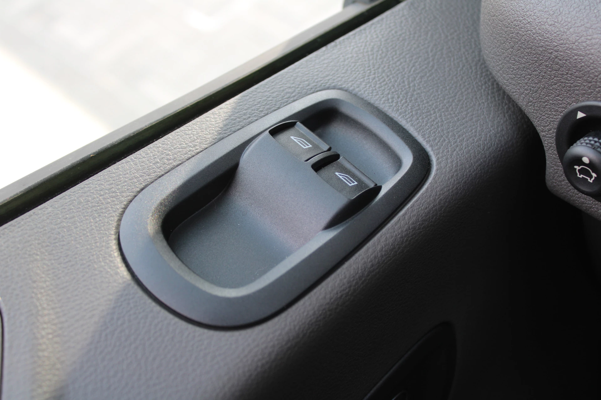Ford E-Transit 2025 - 350 L3H2 Trend 68 kWh Vol Elektrisch - 360 Camera - Pro Power Onboard - Dodehoek Assistent - Rijklaar Bild 10