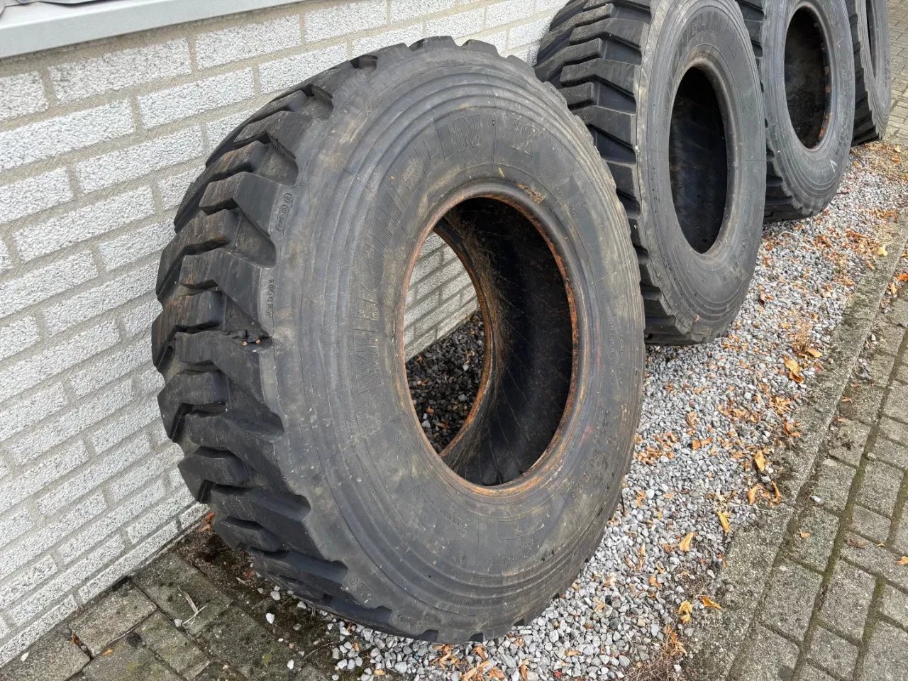 Michelin - Used 335/80R 20 XZL (set of 4) Bild 4