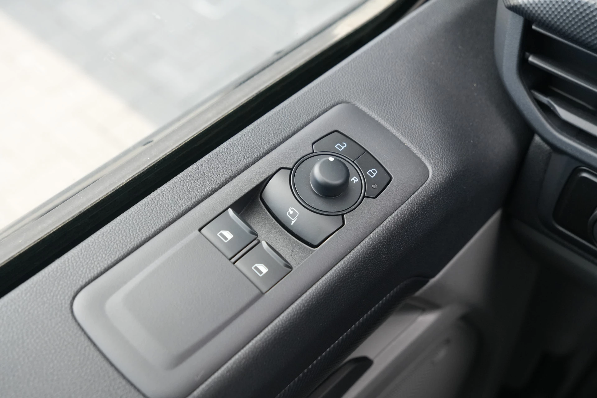 Ford Transit Custom 2026 - 320 2.0 TDCI L1H1 Trend 170pk - 2x Schuif - Camera - Stoelverwarming - Carplay - LED - Carplay - INCLUSIEF BPM imagen 17