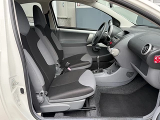 Peugeot 107 2010 - 1.0-12V XR bj.2010 Stuurbekr|Radio|Nette staat. obrazek 10