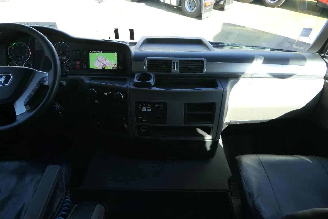 MAN TGS 2019 - 33.500 | 6X6 CARDAN | 418232Km | 2019 | Hydraulic / Tractor head | Sleep Cab. | Stand Klima | Navi | Fridge | Euro6-C | TUV/MOT/APK 07-2026 | Belgium Truck zdjęcie 48