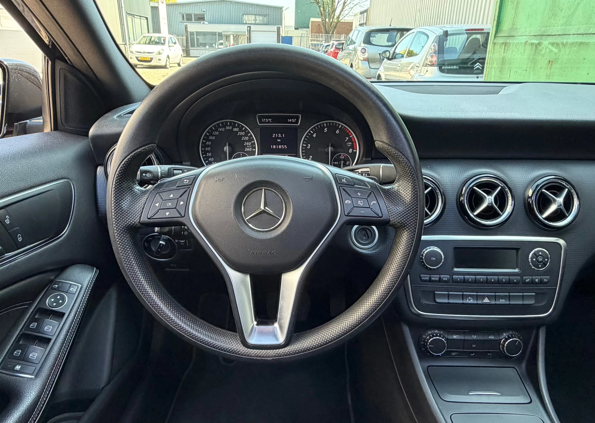 Mercedes-Benz A-Class 2013 - 250 bj.2013 Autom|Pano|NL auto|Nap. image 18