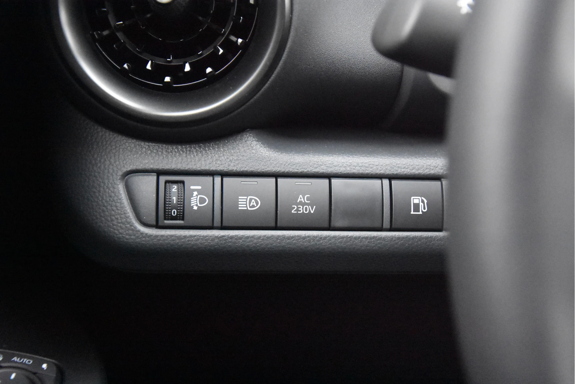 Toyota C-HR 2025 - 2.0 Plug-in Hybrid 220 Dynamic immagine 8