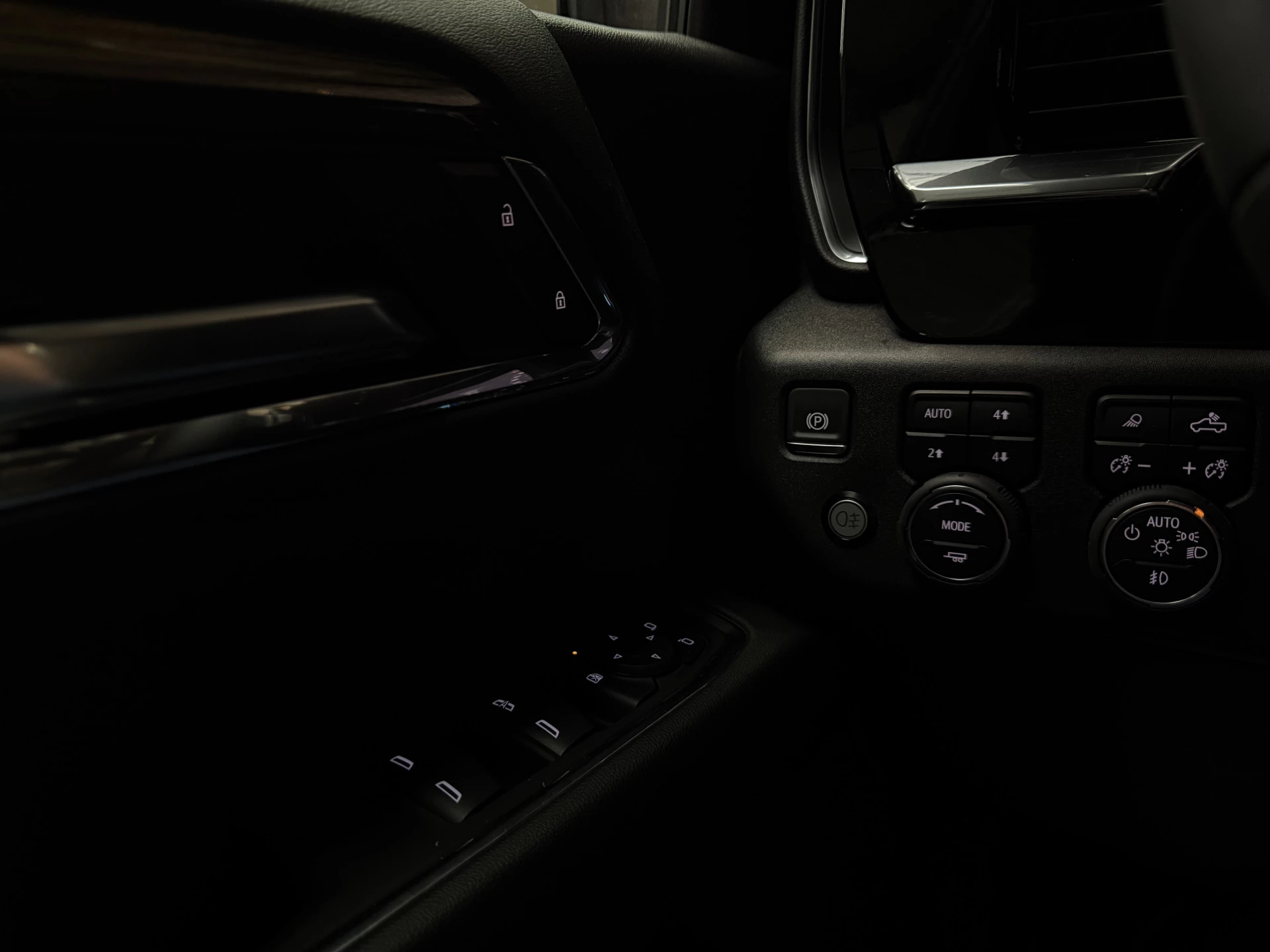 Chevrolet Silverado 2024 - Z71 Trailboss widebody LPG, Bedcover in kleur, 360 graden camera afbeelding 9