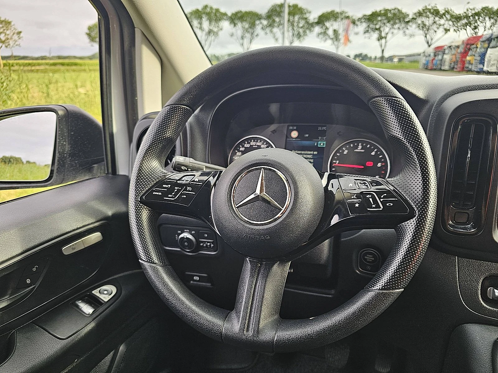 Mercedes-Benz Vito 2024 - 116 image 10
