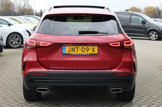 Mercedes-Benz GLA 2021 - 250e AUT8 AMG NIGHT PAKKET PANORAMADAK DISTRONIC MEMORY SFEER 360-CAMERA TREKHAAK immagine 3