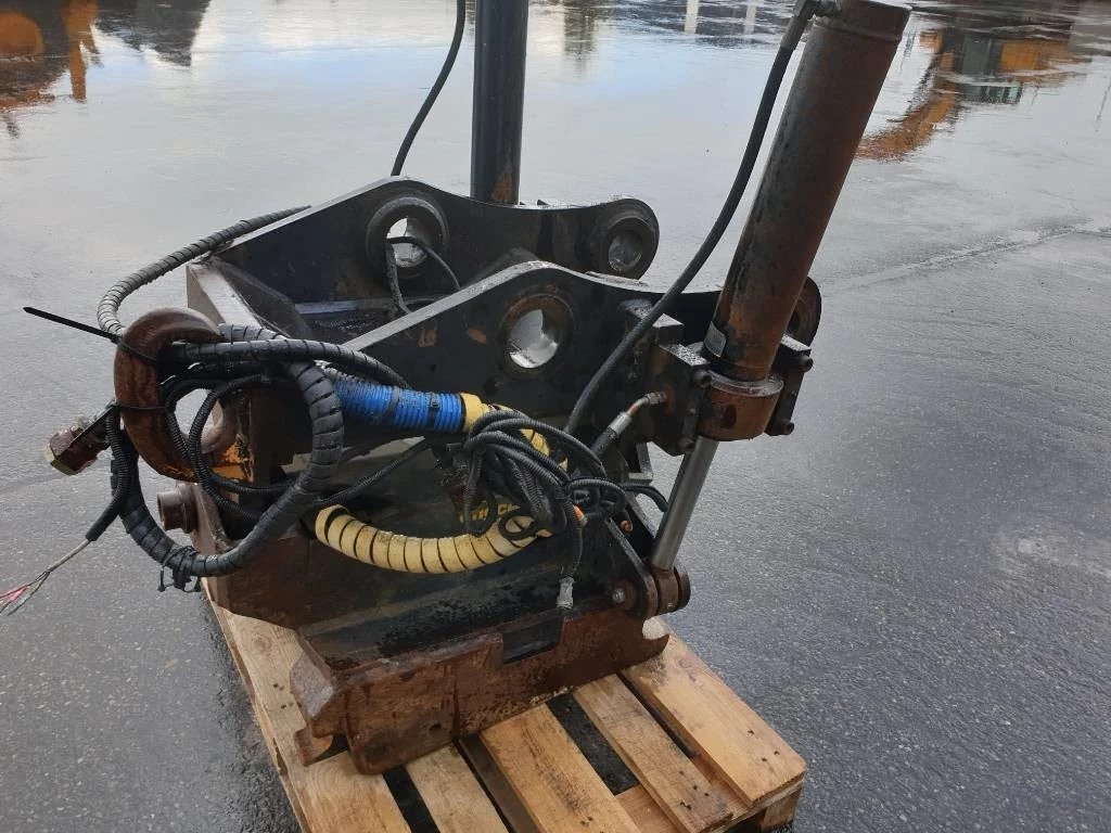 Engcon - Tilting Coupler afbeelding 1