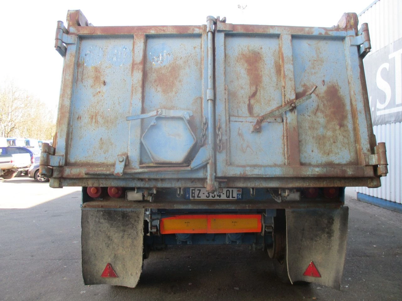 Fruehauf 1982 - 2 Axle , Steel Tipper , Drum brakes, Spring suspension Bild 7