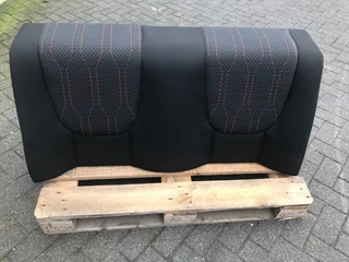DAF N/A - RUGLEUNING NIEUW (120X42X52 CM)
KAN GEBRUIKT WORDEN IN EEN RIJLES-TRUCK,ZIE FOTO! image 1