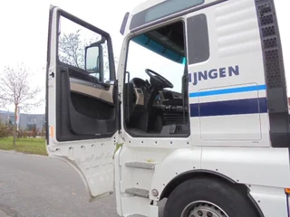 MAN TGX 2018 - 26.500 XXL 6X2 SMART TACHO image 12