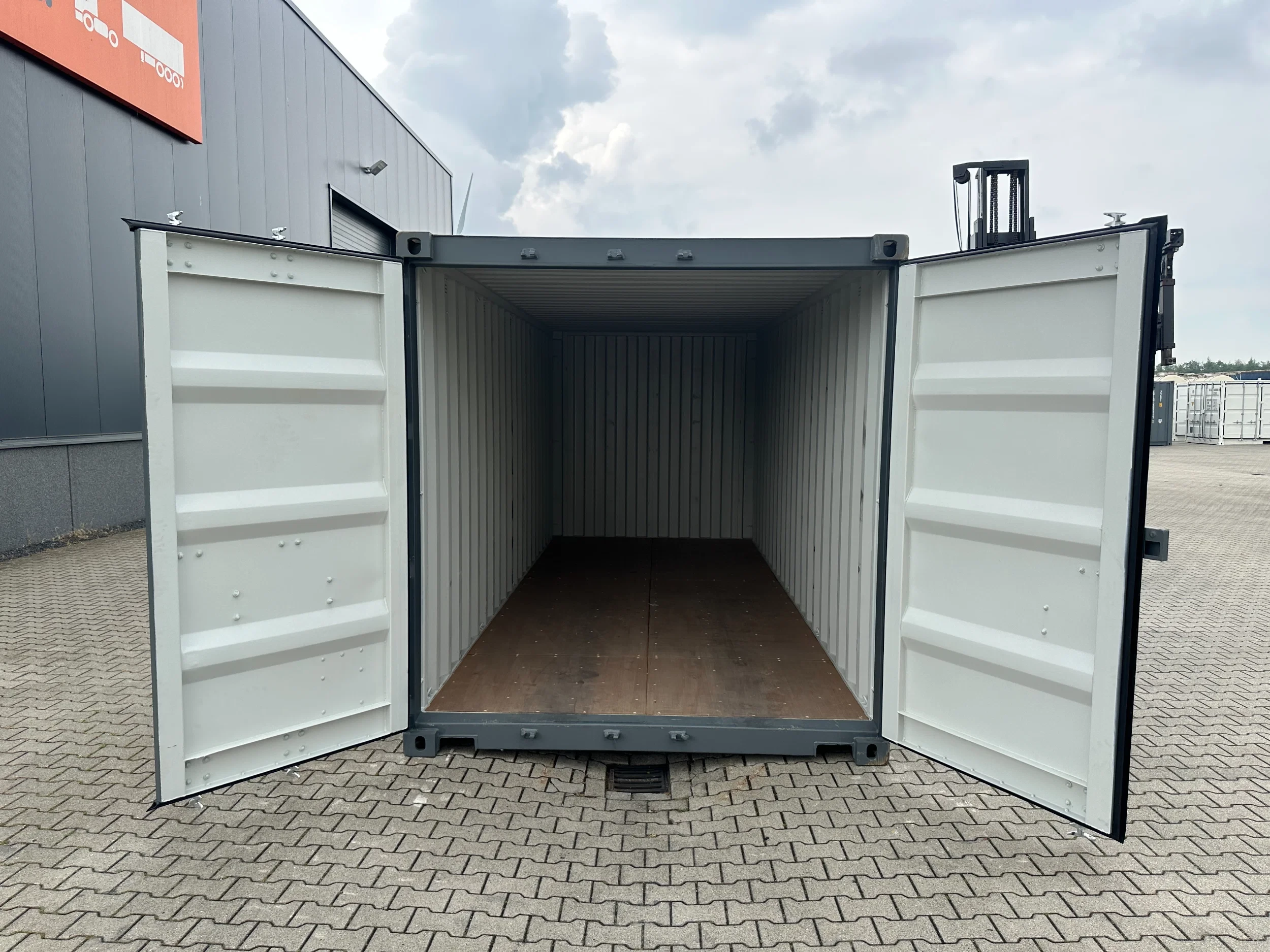 2026 - NEW (ONE-WAY) 20FT ISO DV 8'6" STANDARD container, 6x available obrázek 8