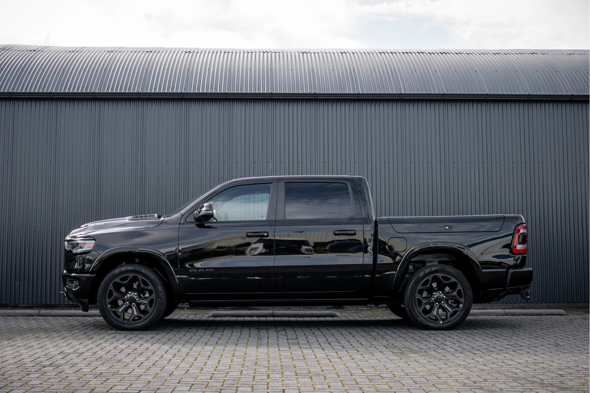 Dodge Ram 1500 2024 - 1500 LIMITED 5.7L V8 | 1e Eigenaar | Head up | Luchtvering | Rambox | Split Tailgate | Pano | Harman / Kardon zdjęcie 5