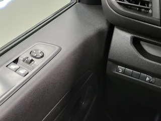 Opel Vivaro 2023 - 1.5BlueHDi 120pk L2/H1 Euro 6! zdjecie 13
