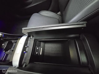 Mercedes-Benz C-Class 2022 - 200 Luxury Line Panorama dak bild 30