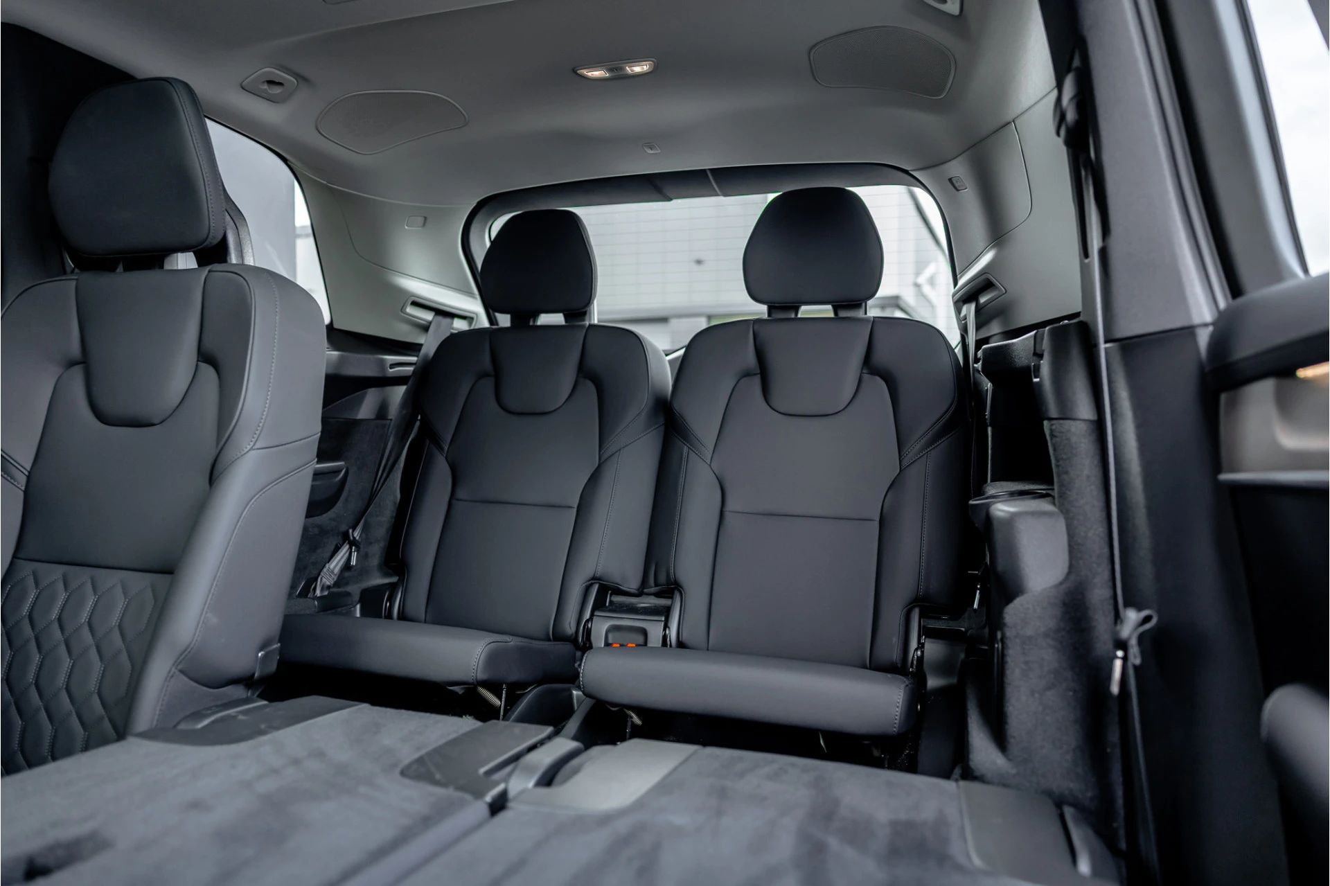 Volvo XC90 2025 - 2.0 T8 Plug-in hybrid AWD Plus Bright afbeelding 28