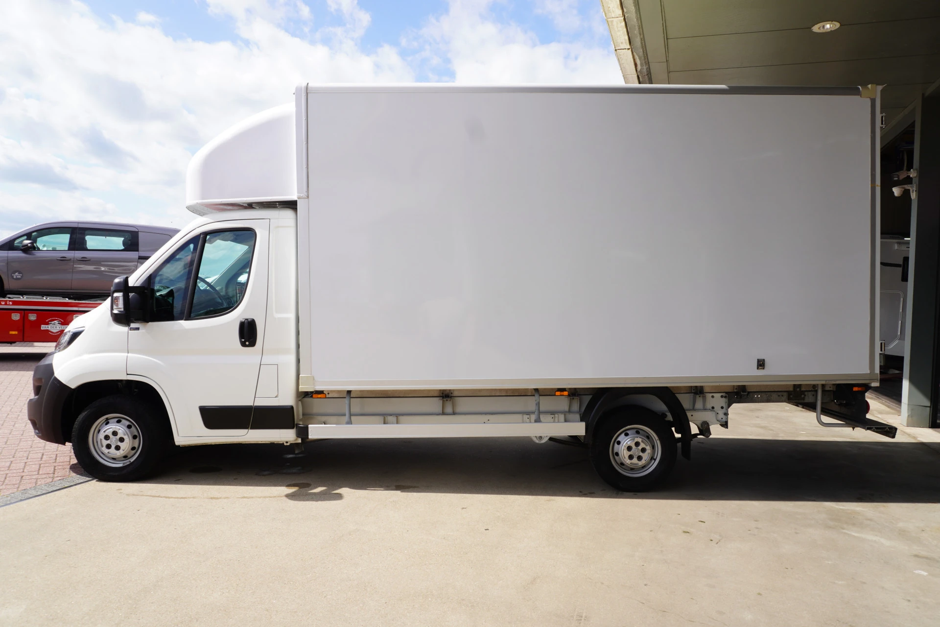 Peugeot Boxer 2018 - 335 2.0 BlueHDI 131PK L3 Pro Meubelbak изображение 8