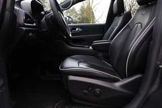 Chrysler Pacifica 2023 - 3.6i V6 Hybrid LIMITED S PHEV 7 - Persoons / Plug In Hybrid afbeelding 25