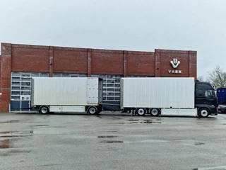 Volvo FH 2013 - 13.460 Globetrotter XL 6x2 - Box with side doors - Loadlift + Kelberg trailer 2012 with loadlift afbeelding 71