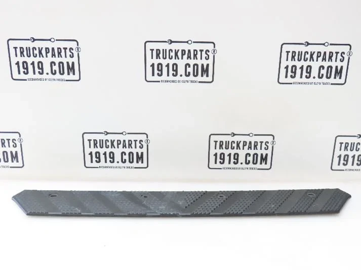 Mercedes-Benz - Body & Chassis Parts Treeplank bumper MB MP4 afbeelding 1