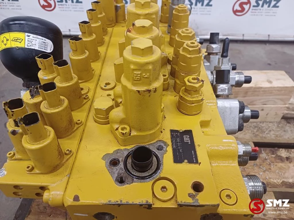 Caterpillar 2022 - Main valve control Caterpillar imagen 7