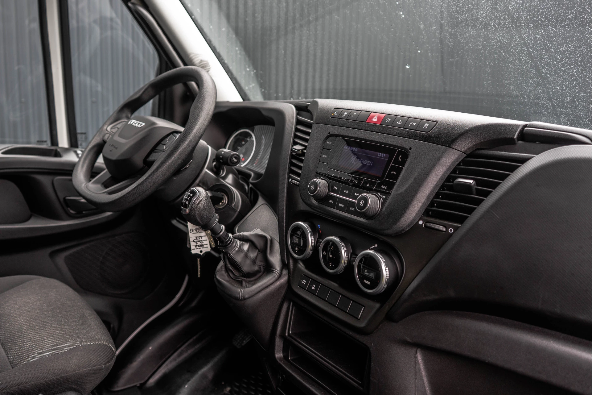 Iveco Daily 2023 - **35S14V L2H2 | 140PK | 3.5T Trekgewicht | Cruise | Climate** image 2