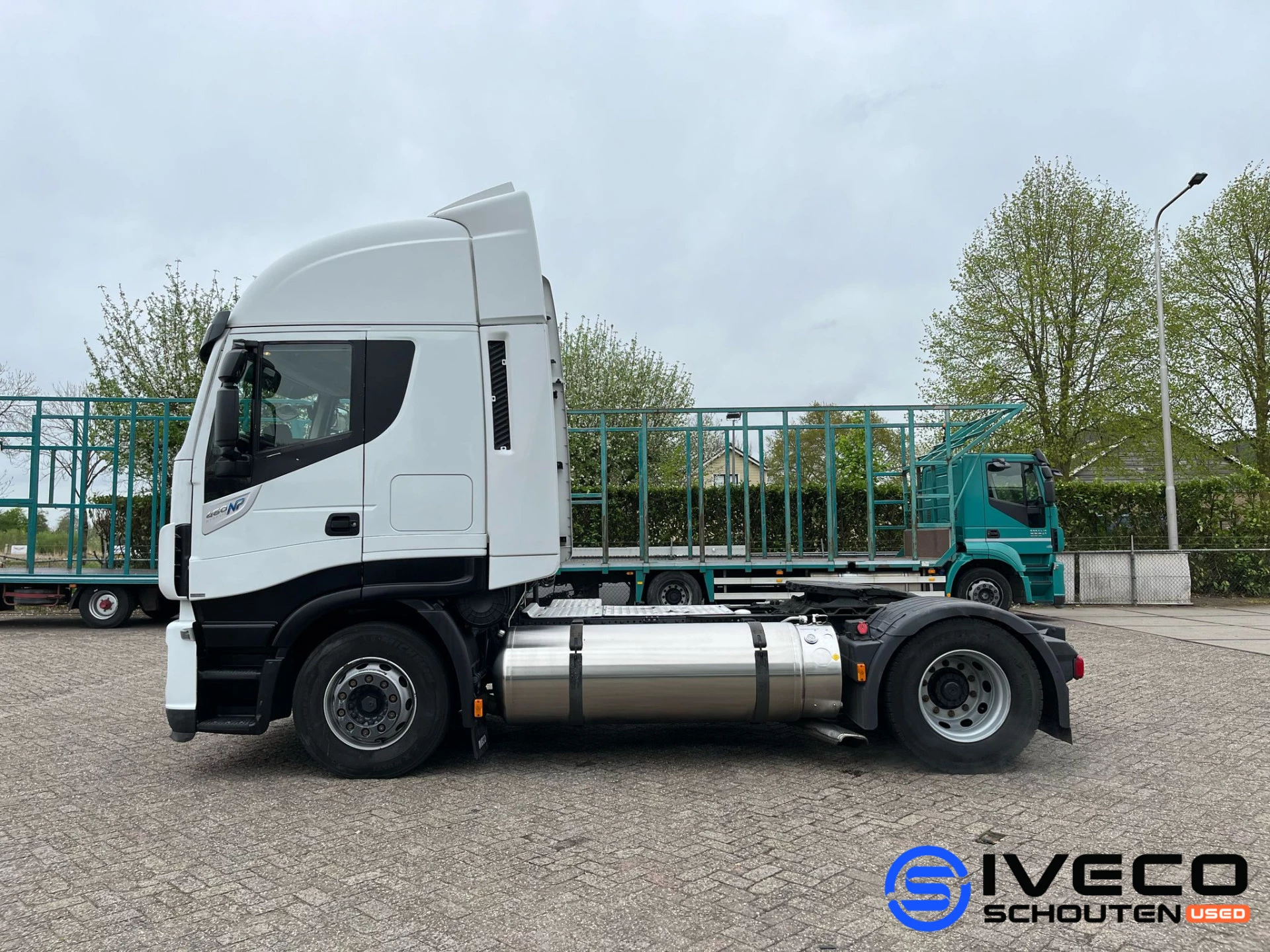 Iveco Stralis 2018 - AS440S46T/P LNG imagem 8