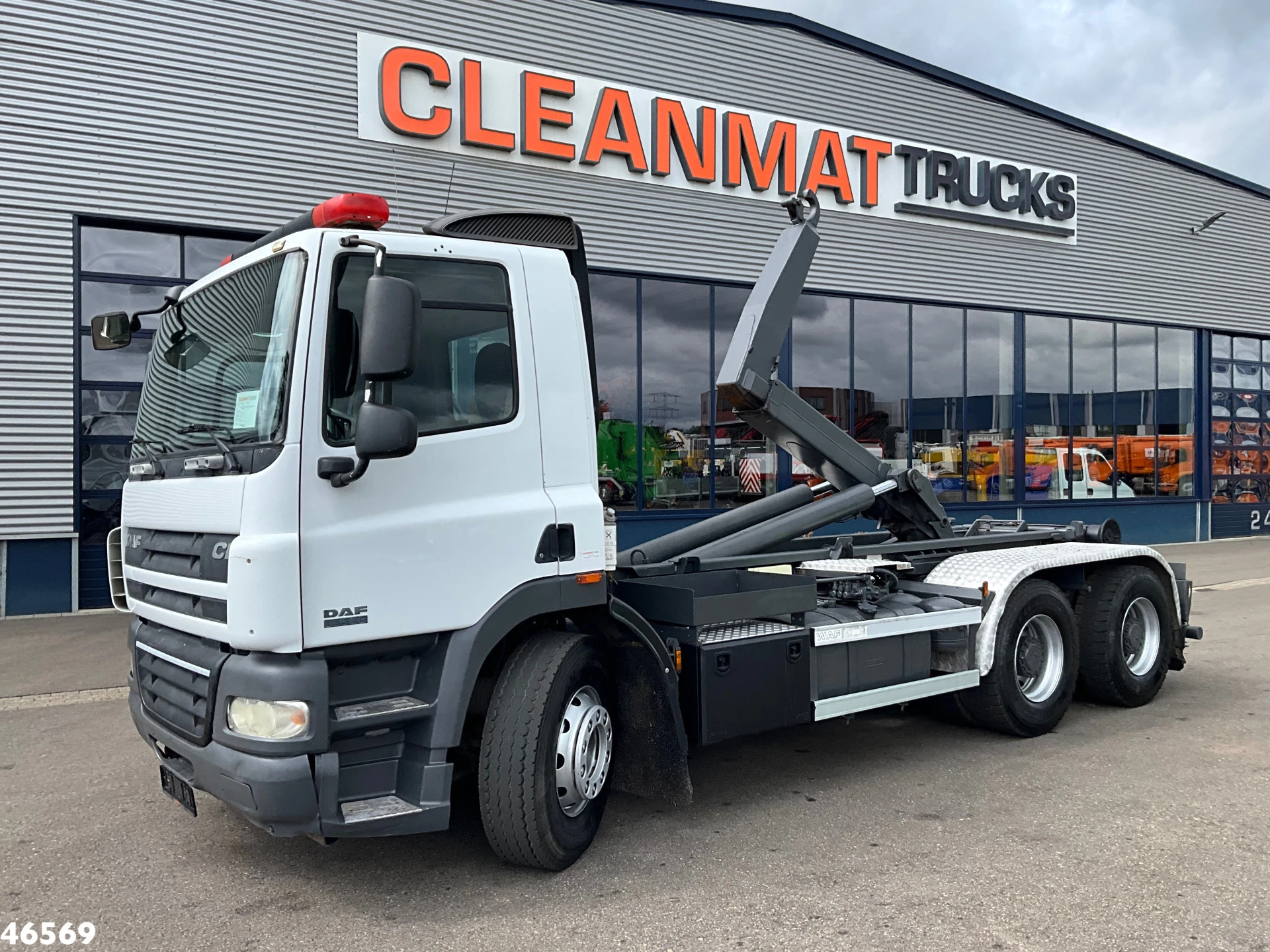 DAF 85 2010 - FAT CF 360 6x4 Manual VDL 20 Ton haakarmsysteem Just 223.107 km! afbeelding 1
