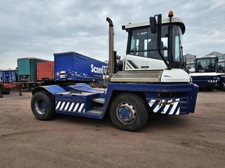Terberg RT283 | TERMINAL TRACTOR 4X4| TURNING CHAIR. | AUTOMATIC GEAR | 24159 HOURS. 2011 - N/A изображение 3