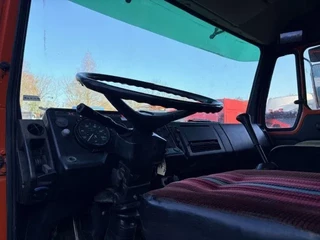 Mercedes-Benz 1922 1988 - AK 4x4 V6 WITH ONLY 128.500 KM!! AND HMF 1003K2 CRANE (MANUAL GEARBOX / FULL STEEL SUSPENSION / REDUCTION AXLE / P.T.O. / ETC.) obrazek 18