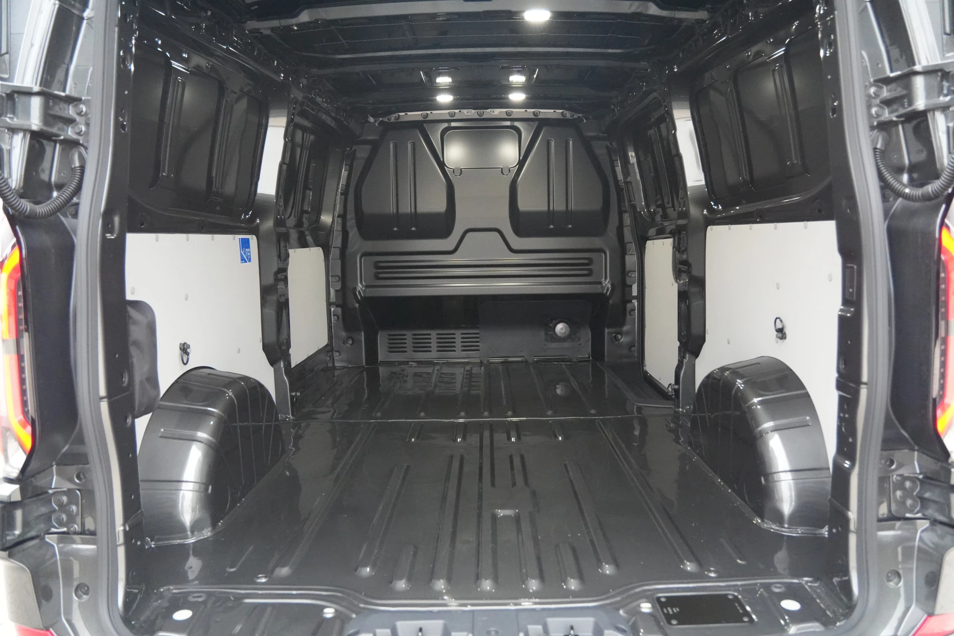 Ford E-Transit Custom 2026 - 340 L2H1 Limited 71 kWh 218pk - AGR Bestuurdersstoel - Trekhaak - ACC - B&O - Navi - Stoel/Stuurverwarming - 360 Camera - Blindspot - Rijklaar Bild 14