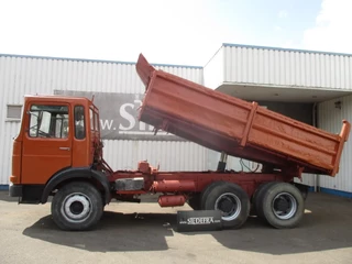 MAN 26.321 1980 - 6x4 , 3 way tipper , ZF Manual , Spring suspension bild 2