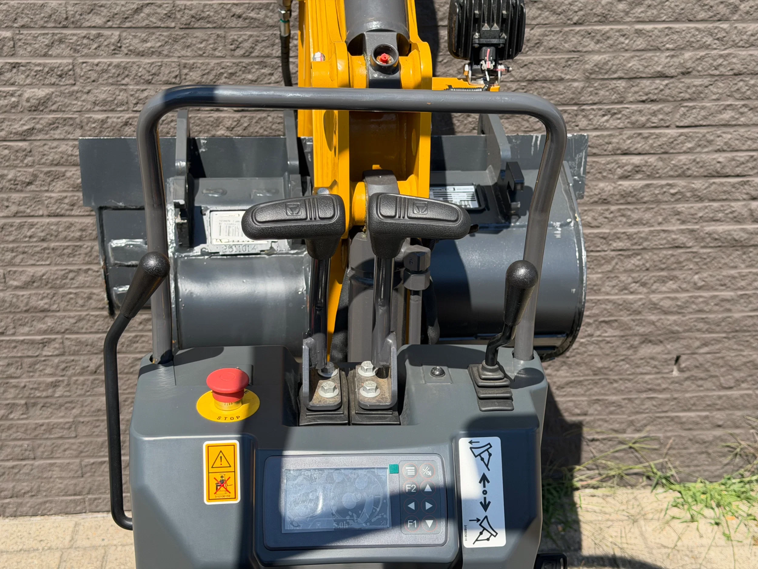 XCMG 2026 - XE10e Rupsgraafmachine Snelwissel + Joysticks & Bakkenset KUBOTA MOTOR afbeelding 25