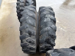 Bridgestone N/A - 1000 x 20 Set / 10.00 x 20: 4x2 Tyres изображение 12