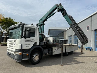 Scania P 2004 - P114-340 / 639700 KM / LIFT+LENKACHSE / HMF 1823 K4 / REMOTE / ROTATOR / AIRCO / FULL-AIR / AUTOMATIC / EURO-3 / 2004 afbeelding 2 miniatuur