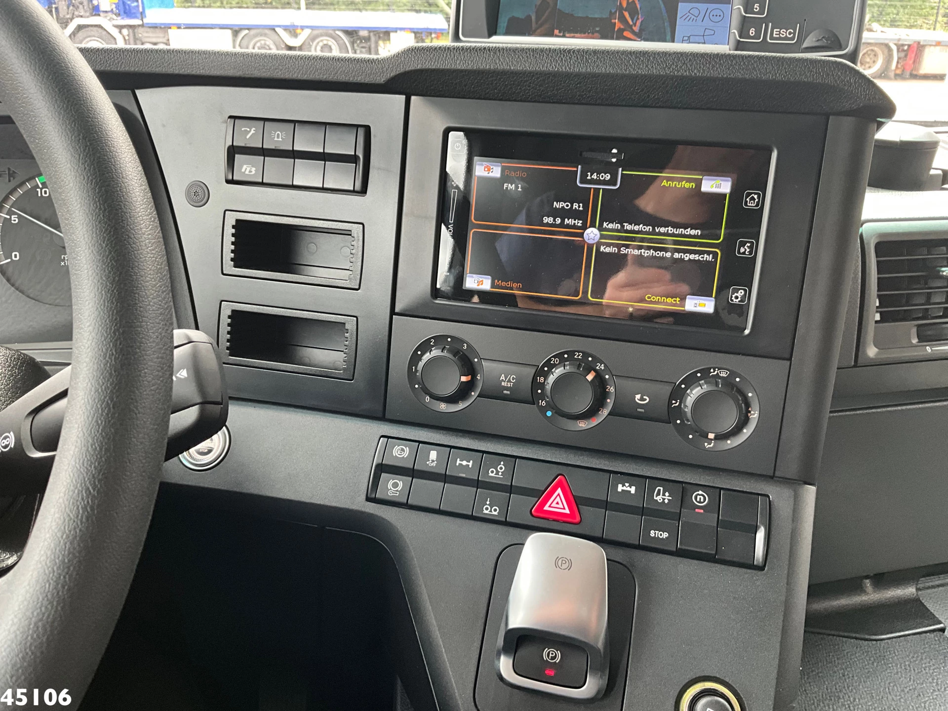 Mercedes-Benz Actros 2026 - 2533 Euro 6 Zoeller 22m³ image 14
