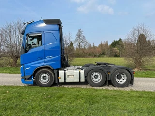 Volvo FH 2022 - 13.500 | FULL AIR | 6X2/4 STEERING | HYDROLIC | LOW KM !!! bild 2