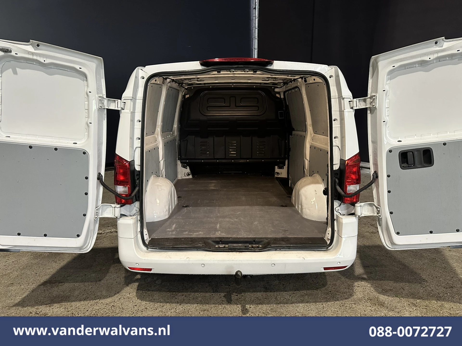 Mercedes-Benz Vito 2021 - 114 CDI 136pk L2H1 Euro6 Airco | Camera | Navigatie | Cruisecontrol | Apple Carplay image 13