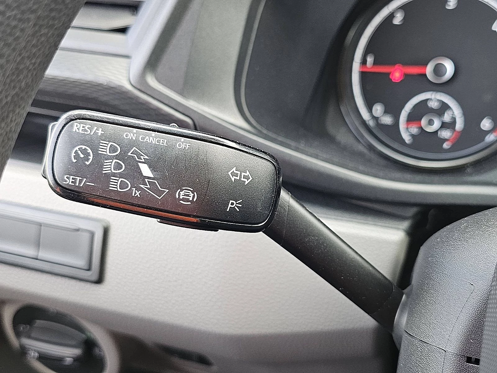 Volkswagen Transporter 2022 - 2.0 TDI изображение 11