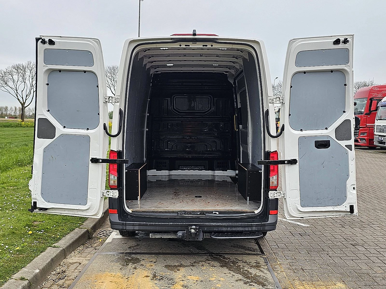 Volkswagen Crafter 2023 - 35 2.0 obrázek 11