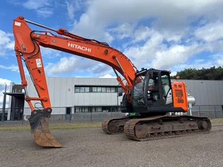 Hitachi N/A 2015 - ZX225USLC-5B excavator, 2015 year, Fresh condition! zdjecie 2